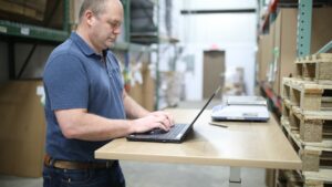 Automatización de facturas, bancos y procesos administrativos en una empresa industrial